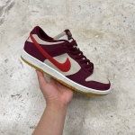 T826DU6 - DUNK SB LOW X SKATE LIKE A GIRL LN FB - 42
