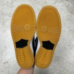 T826DU7 - DUNK SB LOW BLACK GUM LN FB - 42