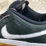 T826DU7 - DUNK SB LOW BLACK GUM LN FB - 42