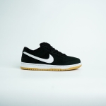 T826DU7 - DUNK SB LOW BLACK GUM LN FB - 42