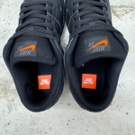 T826DU9 - DUNK SB LOW ALL BLACK DS FB - 42
