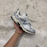 T826CS81 - NEWBLANCE 610 SILVER GREEN - 42.5