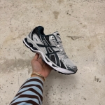 T826CS94 - ASICS GEL NIMBUS 10.1 WHITE GREEN FB - 40