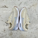 T926AM2 - NIKE AIR MAX VERSE WHITE CREAM - 41
