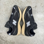 T926CS24 - NEWBLANCE 2002 BLACK DARK GREY - 42,5
