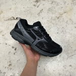 T926CS37 - MIZUNO BLACK GREY - 41