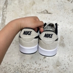 T926CS59 - NIKE SB ADVERSARY GREY WHITE - 42