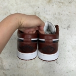 T926JD8 - 1S LOW DARK PONY - 41