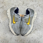 T926CS83 - NIKE VOMERO 5 PURE PLATINUM LASER ORANGE - 40