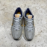 T926CS83 - NIKE VOMERO 5 PURE PLATINUM LASER ORANGE - 40