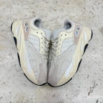 T926CS111 - ADIDAS YEZZY 700 ANALOG - 42