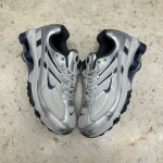 T926CS136 - NIKE SHOX RIDE 2 METALLIC SILVER DS - 43
