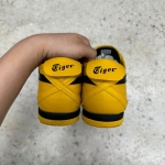 T926CS167 - ONITSUKA TIGER MEXICO 66 SD YELLOW BLACK LN - 44