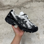T926CS171 - ASICS KAHANA TR V4 BLACK WHITE CUSTOM - 43,5