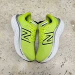 T926CS185 - NEWBLANCE FRESH FOAM KAIHA ROAD GREEN LN - 41,5