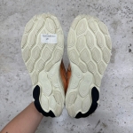 T926CS186 - NEWBLANCE 880 FRESH FOAM ORANGE LN - 43