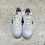 T926CS192 - NIKE CORTEZ WHITE BLUE - 40,5