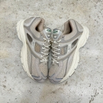 T926CS199 - REEBOK TRINITY KFS BEIGE - 40,5