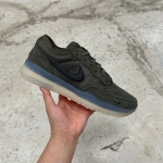 T1026CS5 - NIKE SB ZOOM PS8 GREEN LN FB - 40