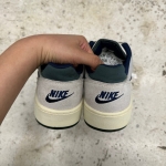 T1026CS27 - NIKE FULL FORCE GREEN WHITE BLUE - 42,5