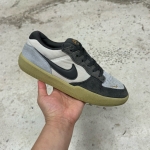 T1026CS33 - NIKE SB 58 LIGHT OREWOOD - 40,5