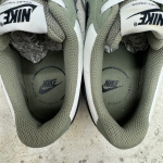 T1026CS36 - NIKE COURT VISION OLIVE WHITE - 40,5