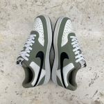 T1026CS36 - NIKE COURT VISION OLIVE WHITE - 40,5