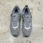 1026CS53 - NIKE V2K WOLF GREY NAVY - 40