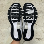 1026CS58 - NIKE P-6000 WHITE BLACK - 42,5