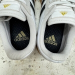 1026CS61 - ADIDAS GRADAS WHITE BLACK GUM - 44,5