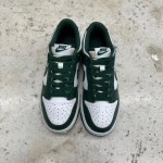 1026DU5 - NIKE DUNK LOW GREEN WHITE - 37,5