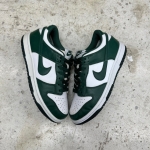 1026DU5 - NIKE DUNK LOW GREEN WHITE - 37,5