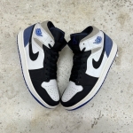 1026JD5 - 1S MID ROYAL BLACK TOE FB - 44,5