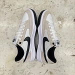 1026CS67 - NIKE SB ADVERSARY WHITE BLACK - 42