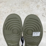 1026JD8 - JORDAN 1 LOW OG MEDIUM OLIVE DS FB - 42,5