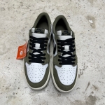 1026JD8 - JORDAN 1 LOW OG MEDIUM OLIVE DS FB - 42,5