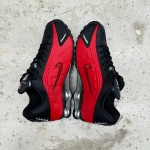 1026CS75 - NIKE SHOX R4 UNIVERSITY RED BLACK - 45