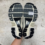 1026CS95 - NIKE VOMERO 5 PLATINUM TINT - 42