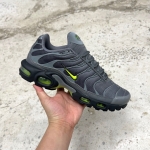 1026AM1 - NIKE AIR MAX PLUS SMOKE GREY VOLT LN FB - 41