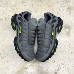 1026AM1 - NIKE AIR MAX PLUS SMOKE GREY VOLT LN FB - 41
