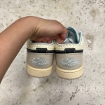 1026JD13 - JORDAN 1 LOW SANDDRIFT FB - 40,5