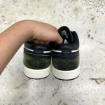 1026JD15 - JORDAN 1 LOW WEAR AWAY ELECTRIC GREEN LN - 42,5