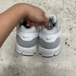 1026CS105 - NIKE VOMERO 5 GREY FOG DUNE RED DS FB - 44,5