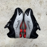 1026CS110 - NIKE SHOX R4 SILVER RED FB - 41