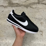 1026CS115 - NIKE CORTEZ BLACK WHITE FB - 43
