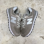 1026CS122 - NEW BALANCE 574 CORE PACK GREY - 43