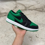 1026JD22 - JORDAN 1 LOW LUCKY GREEN LN