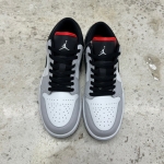 553558045 - JORDAN 1 LOW NEUTRAL GREY INFRARED DS FB