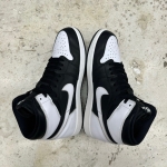 1026JD29 - JORDAN 1 HIGH OG BLACK WHITE FB - 44