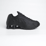 1026CS138 - NIKE SHOX R4 ALL BLACK FB - 42